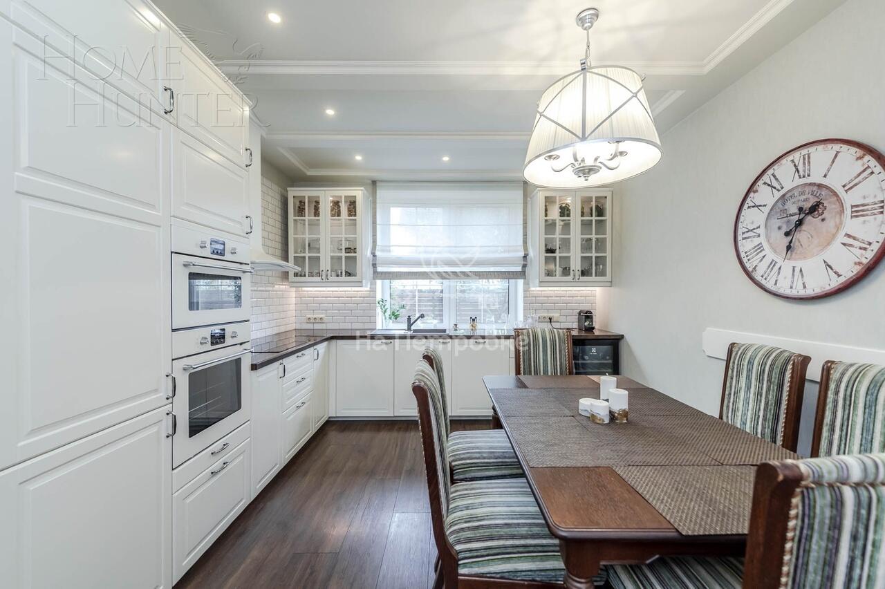 2-этажный коттедж 242.5 м² с отделкой