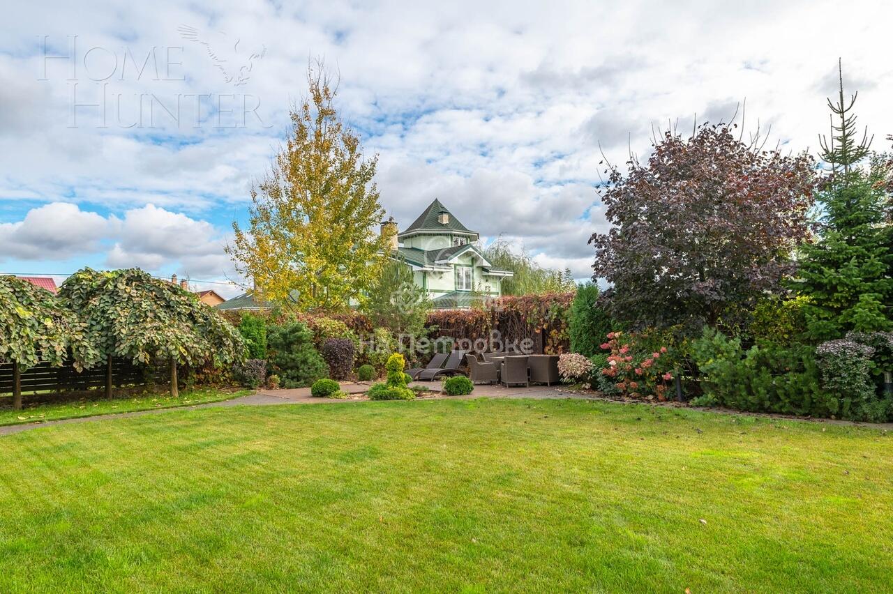 2-этажный коттедж 242.5 м² с отделкой