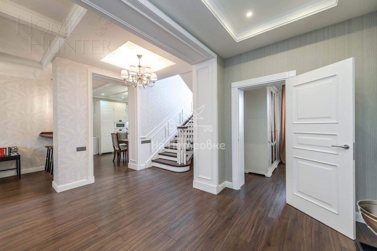 2-этажный коттедж 242.5 м² с отделкой