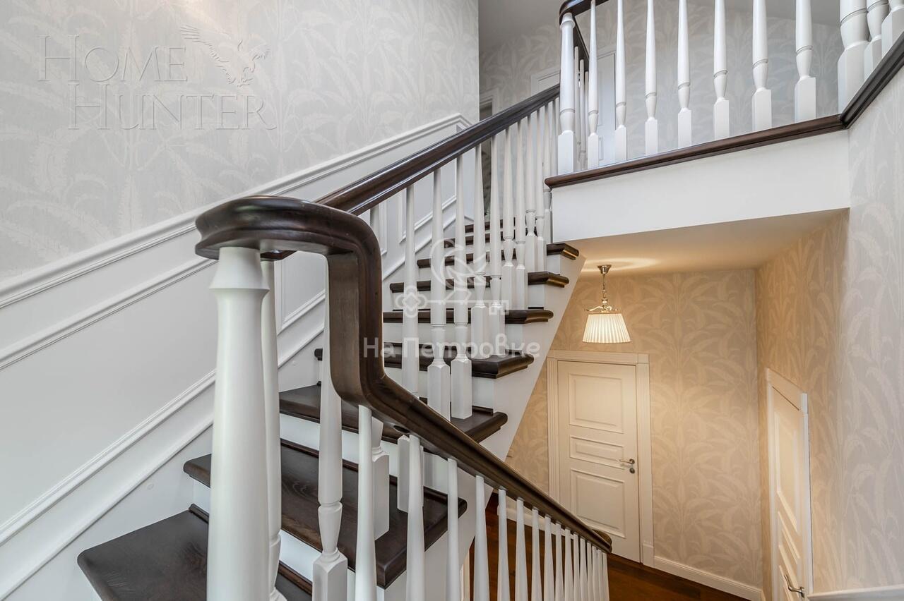 2-этажный коттедж 242.5 м² с отделкой