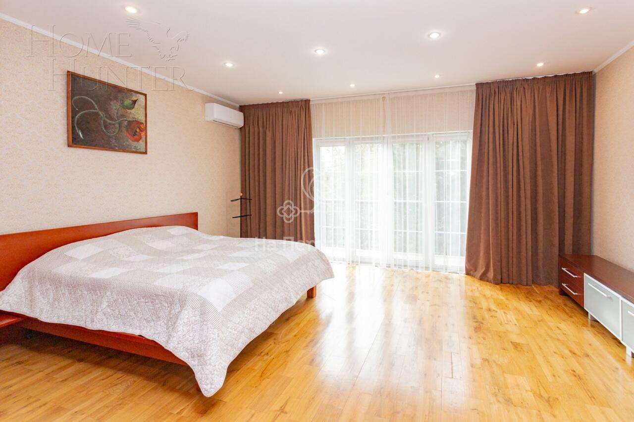 3-этажный коттедж 498 м² с отделкой