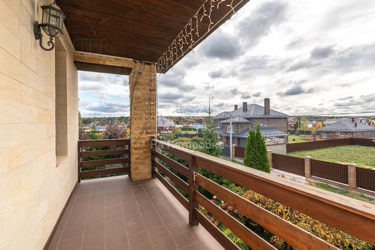 2-этажный коттедж 242.5 м² с отделкой