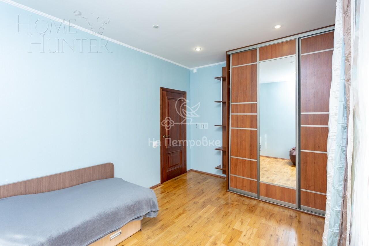 3-этажный коттедж 498 м² с отделкой