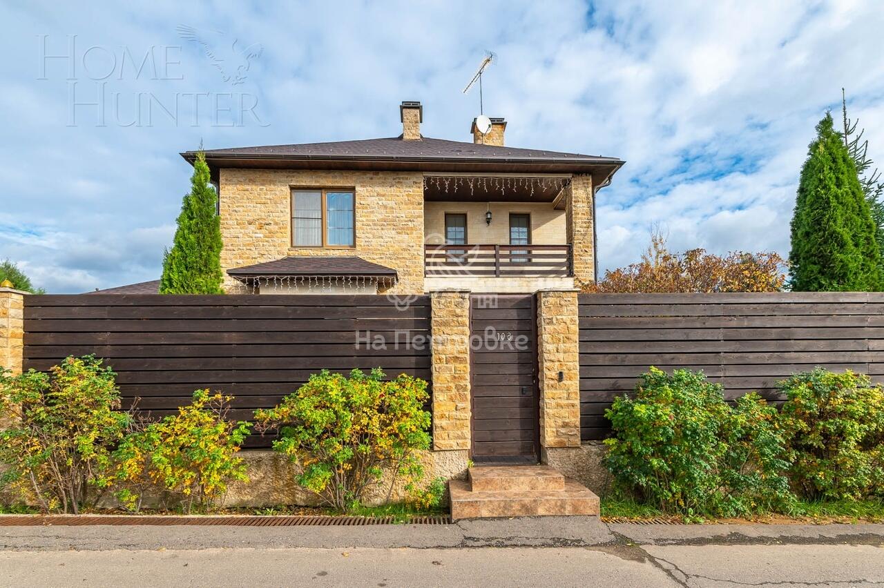 2-этажный коттедж 242.5 м² с отделкой