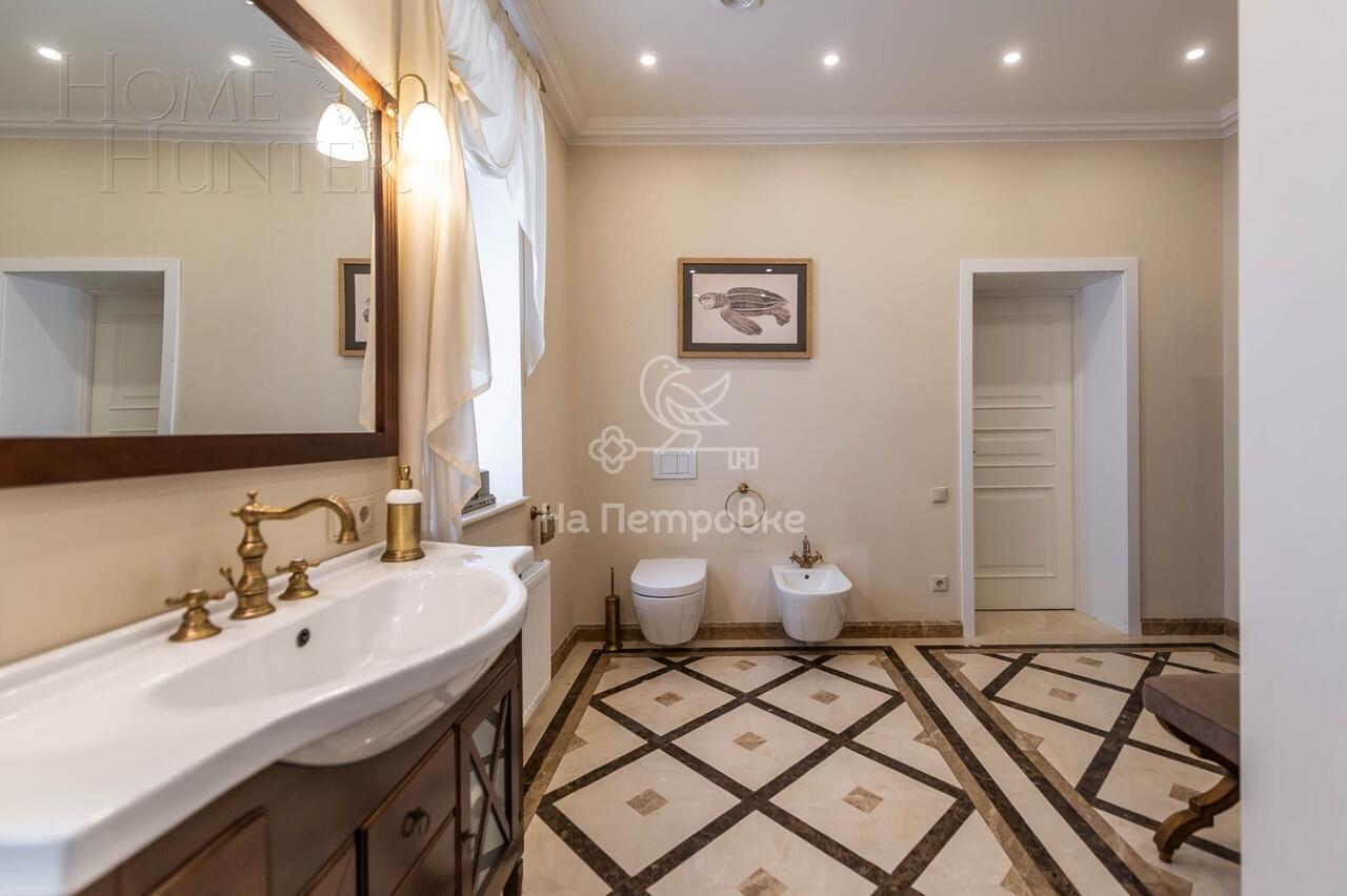 2-этажный коттедж 242.5 м² с отделкой