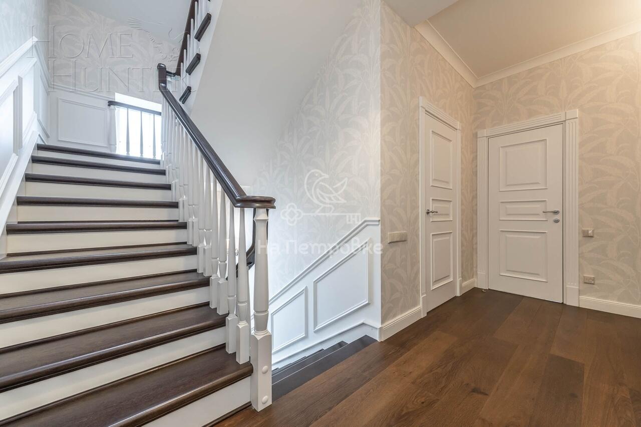 2-этажный коттедж 242.5 м² с отделкой