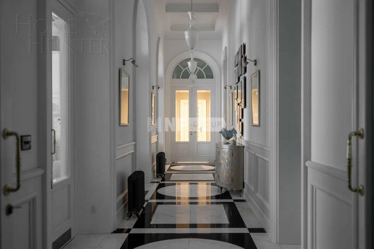 2-этажный коттедж 2 000 м² с отделкой