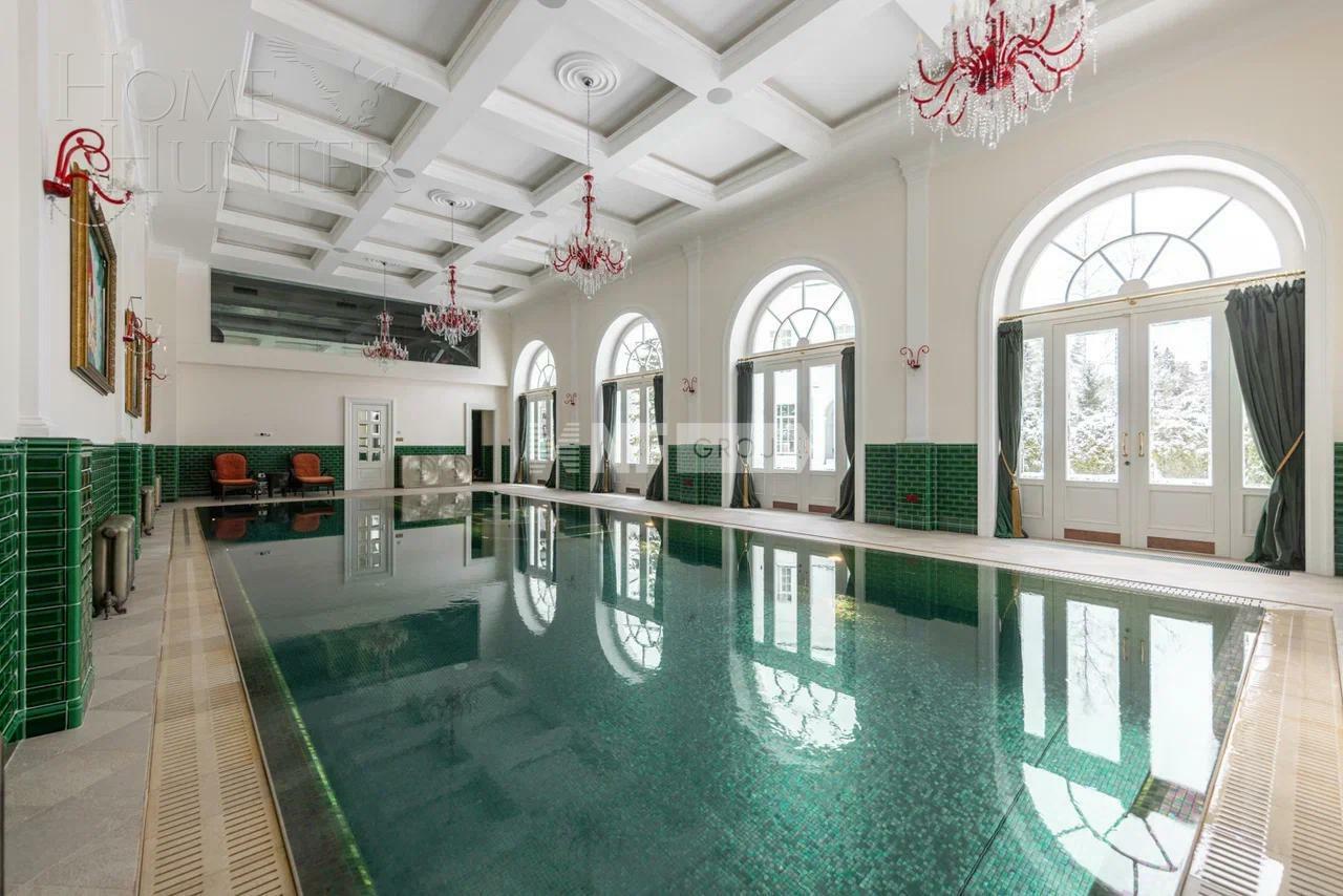 2-этажный коттедж 2 000 м² с отделкой