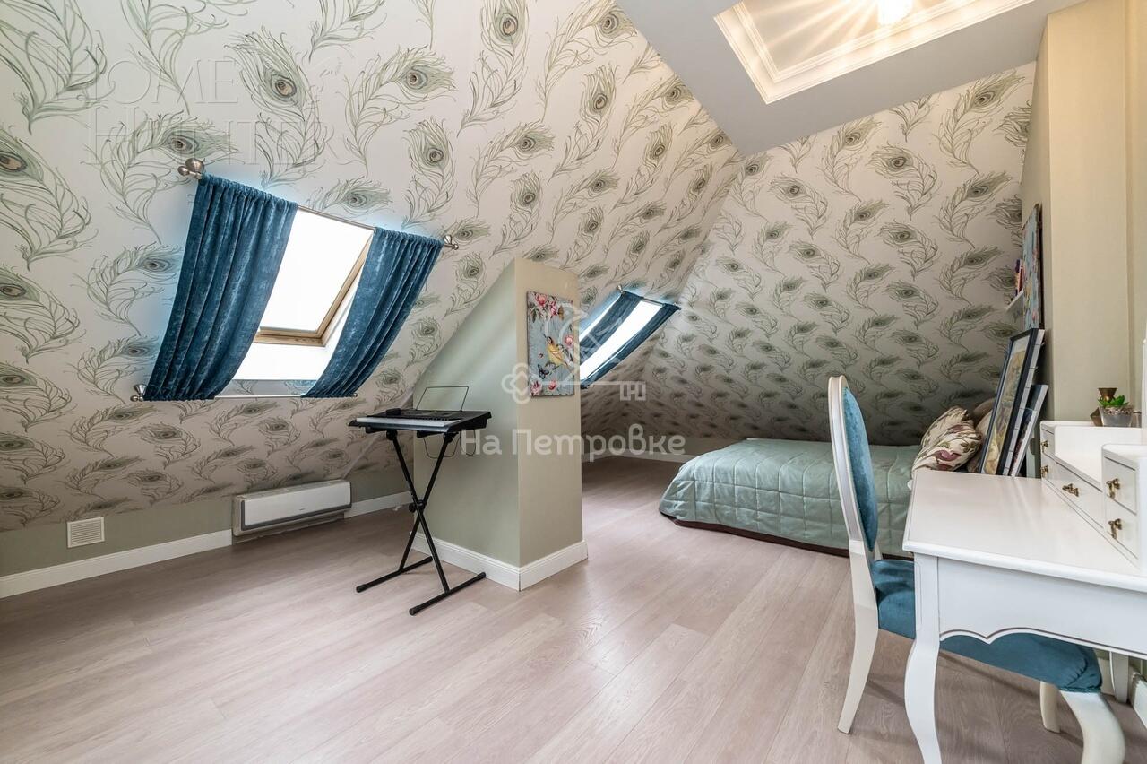 2-этажный коттедж 242.5 м² с отделкой