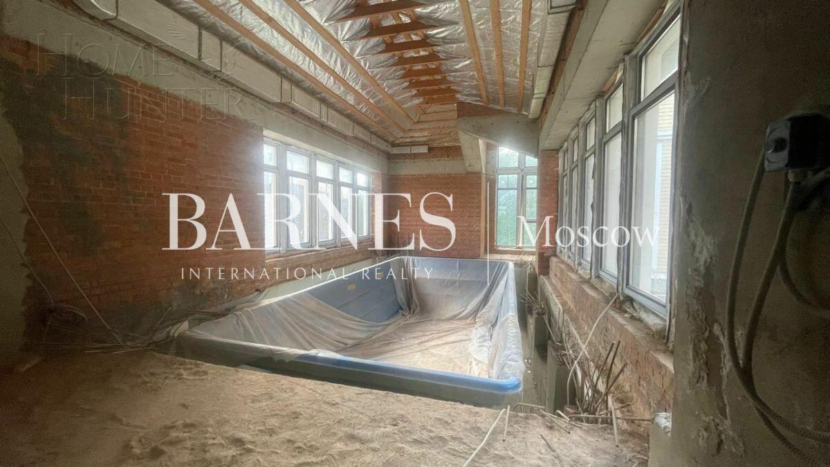 2-этажный коттедж 1 000 м² без отделки