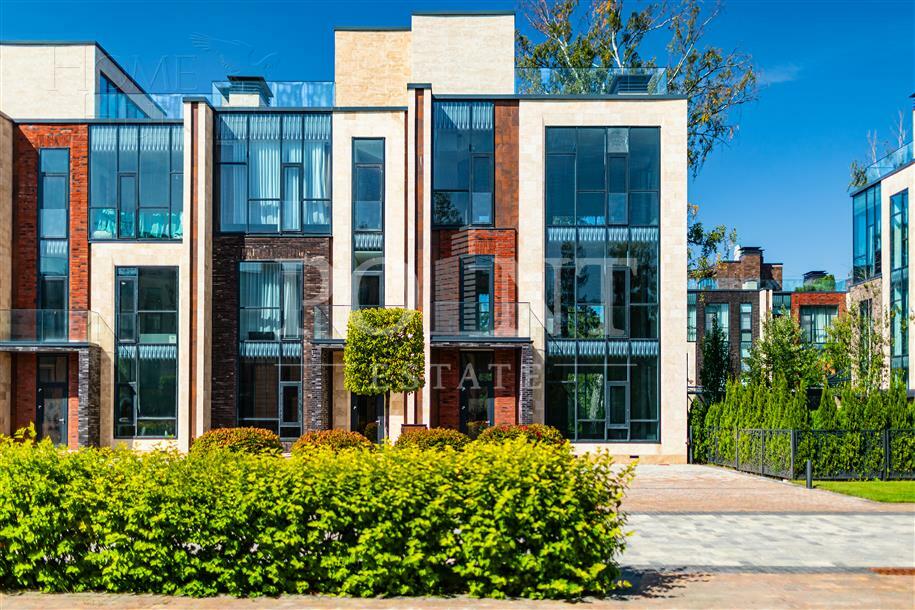 3-этажный таунхаус 311 м² без отделки