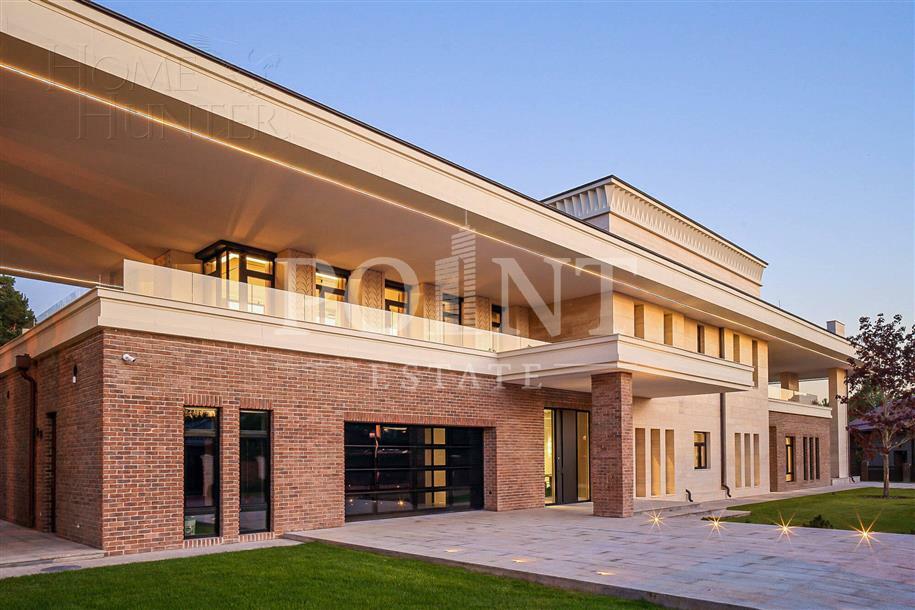 2-этажный коттедж 1 517 м² с отделкой