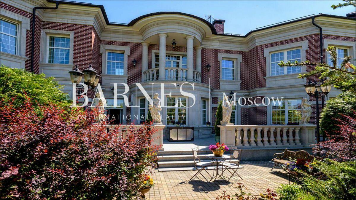 2-этажный коттедж 1 200 м² с отделкой