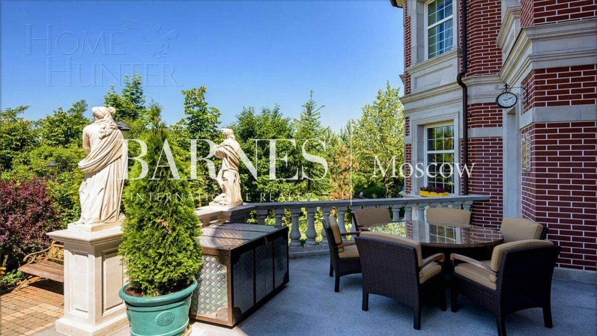 2-этажный коттедж 1 200 м² с отделкой