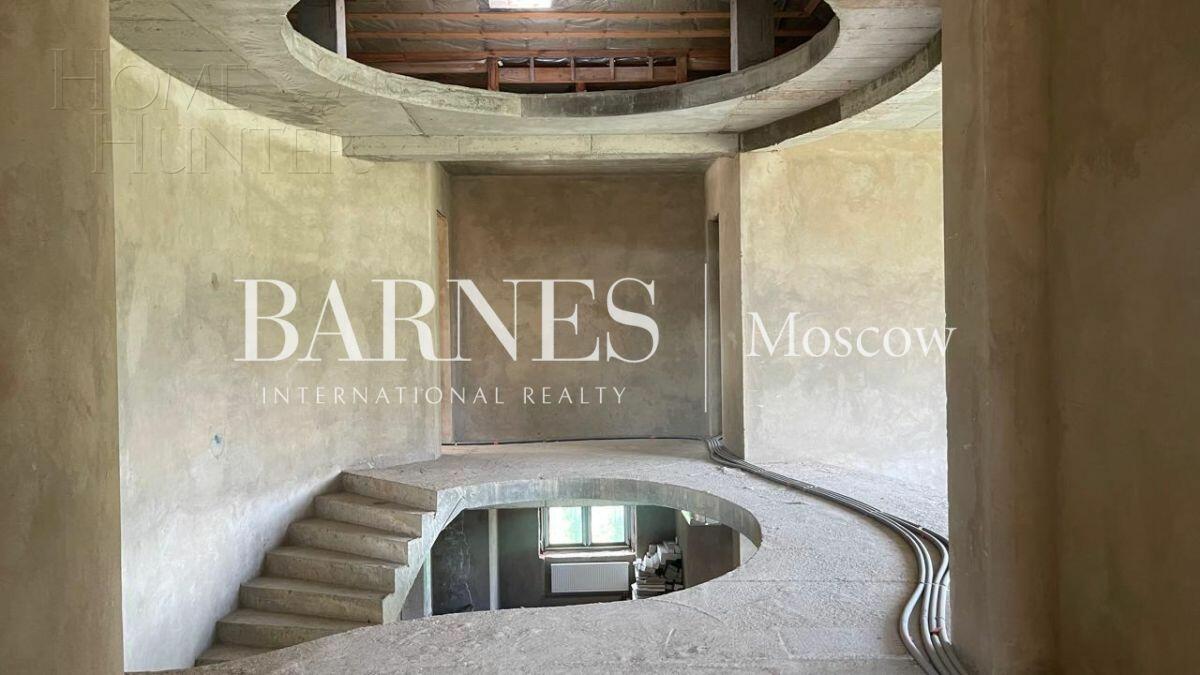 2-этажный коттедж 1 000 м² без отделки