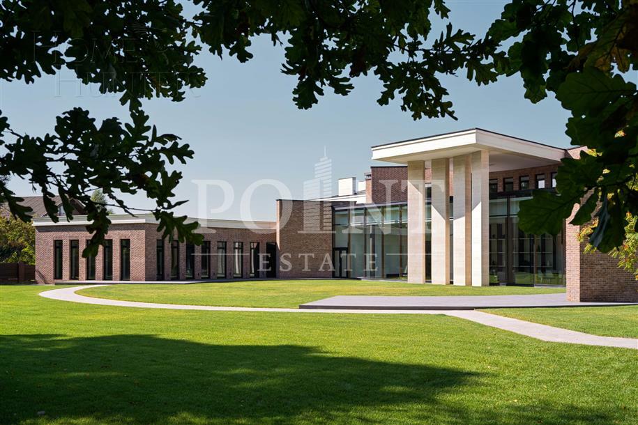 2-этажный коттедж 1 517 м² с отделкой