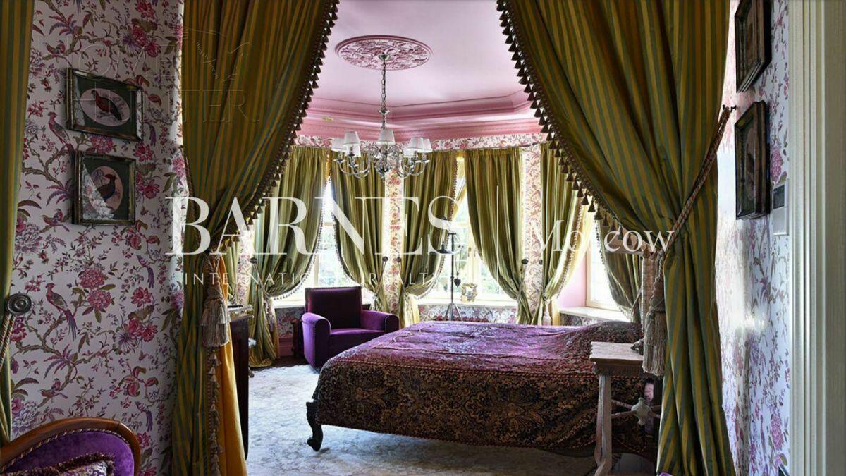 2-этажный коттедж 1 200 м² с отделкой