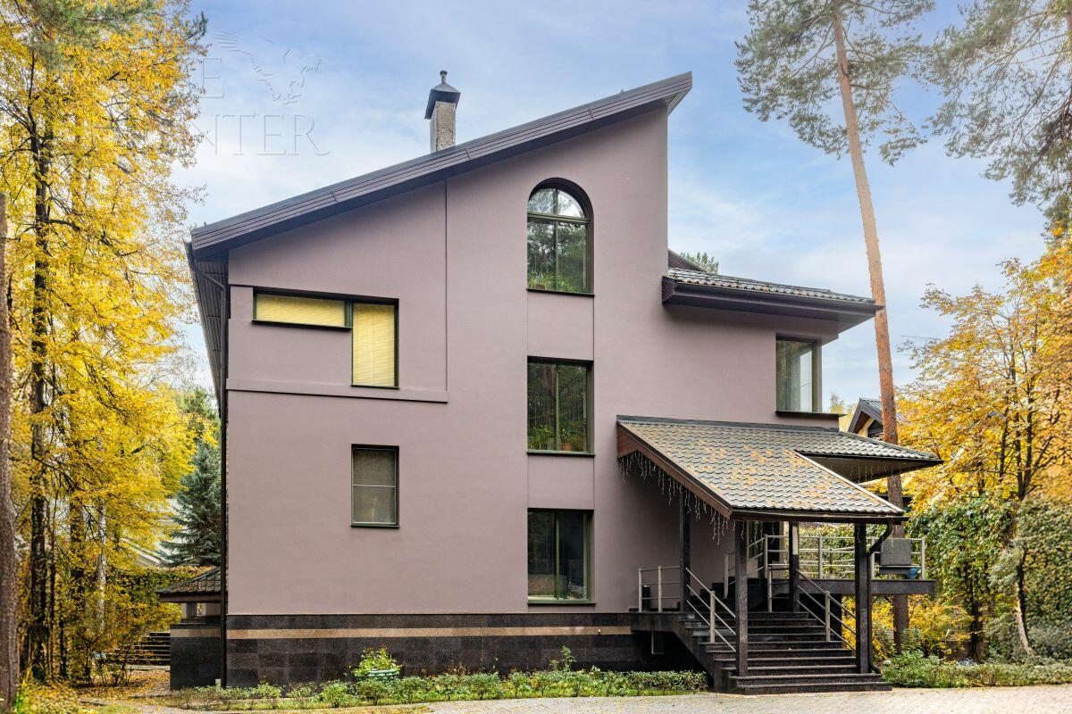 2-этажный коттедж 600 м² с отделкой
