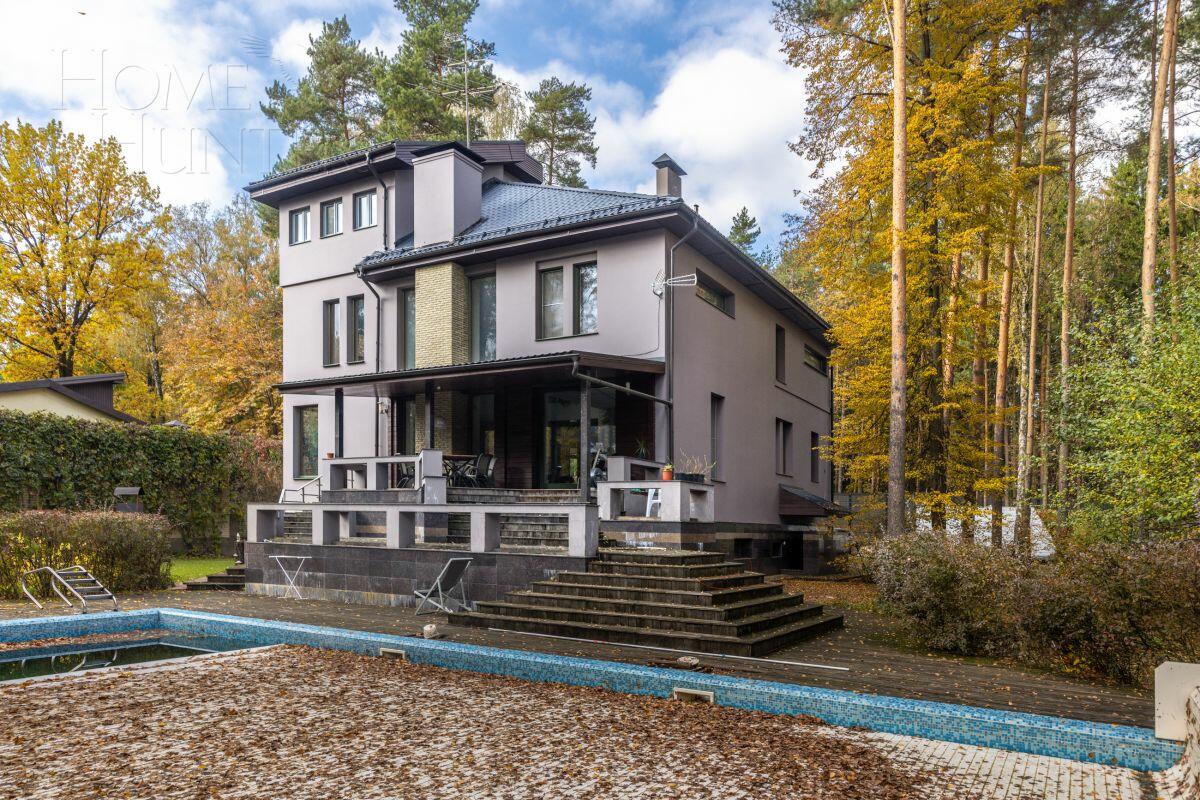 2-этажный коттедж 600 м² с отделкой