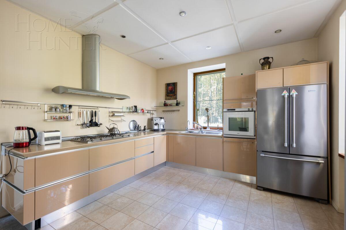 2-этажный коттедж 600 м² с отделкой