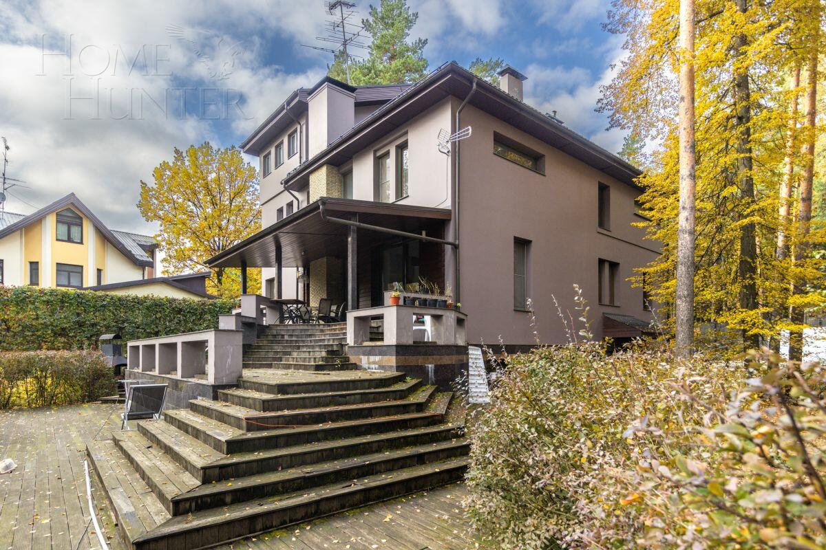 2-этажный коттедж 600 м² с отделкой