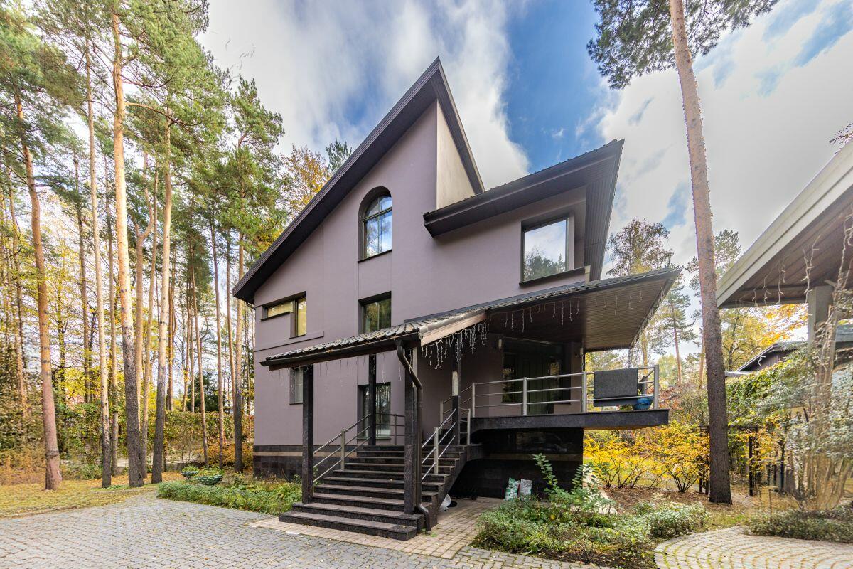 2-этажный коттедж 600 м² с отделкой