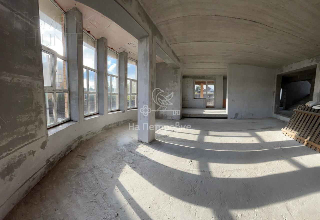 3-этажный коттедж 485.7 м² без отделки