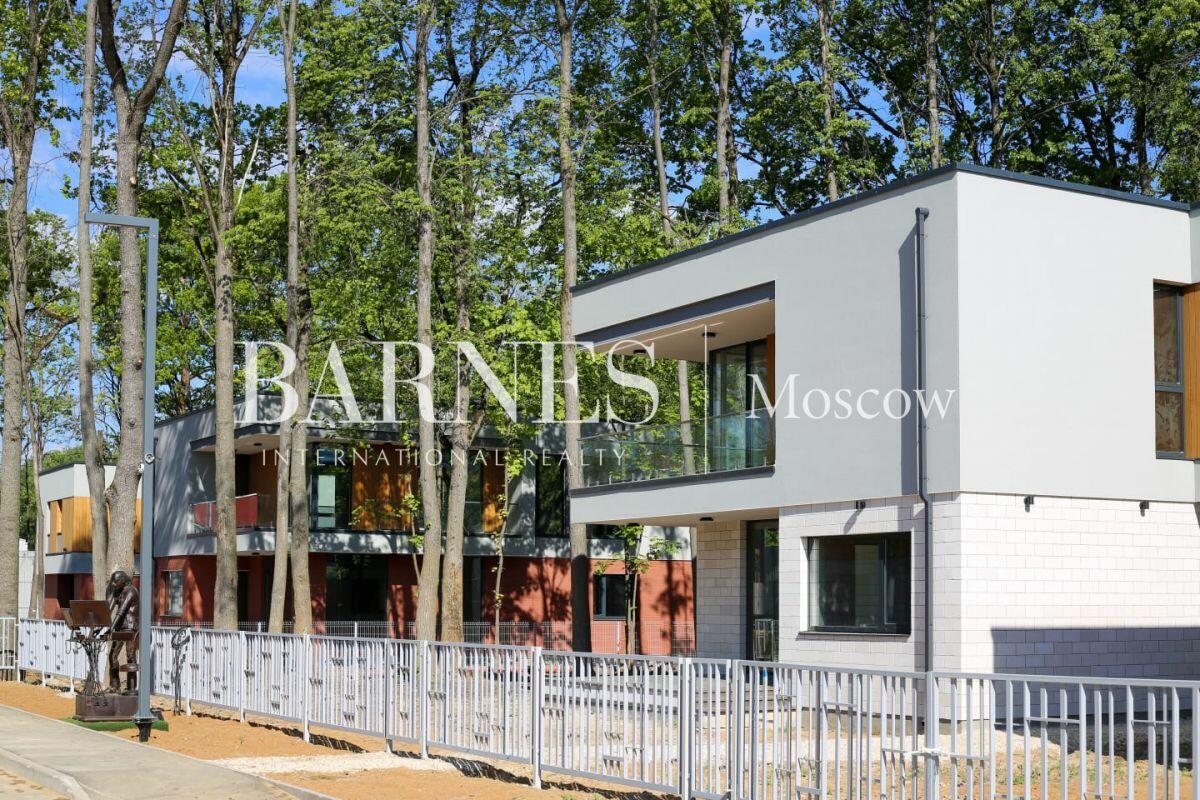 2-этажный коттедж 319 м² без отделки