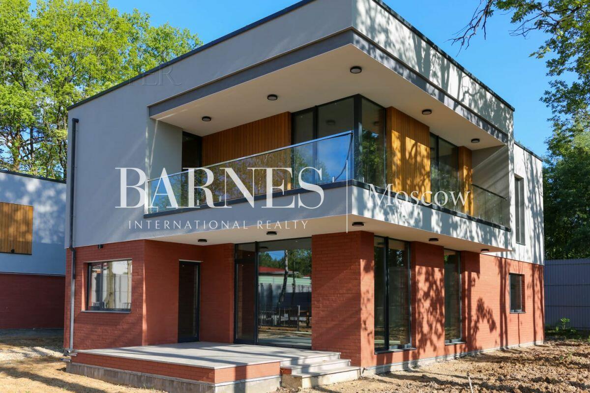 2-этажный коттедж 319 м² без отделки