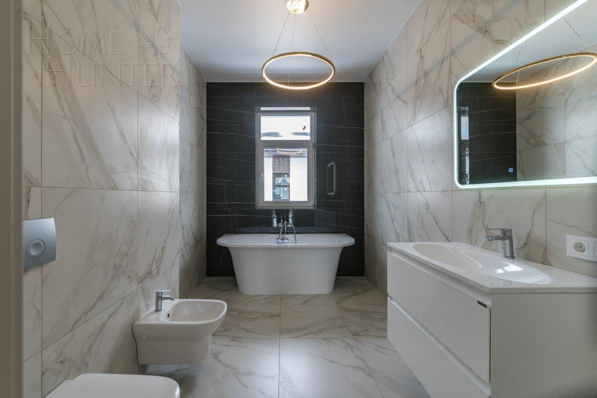 2-этажный коттедж 240 м² с отделкой