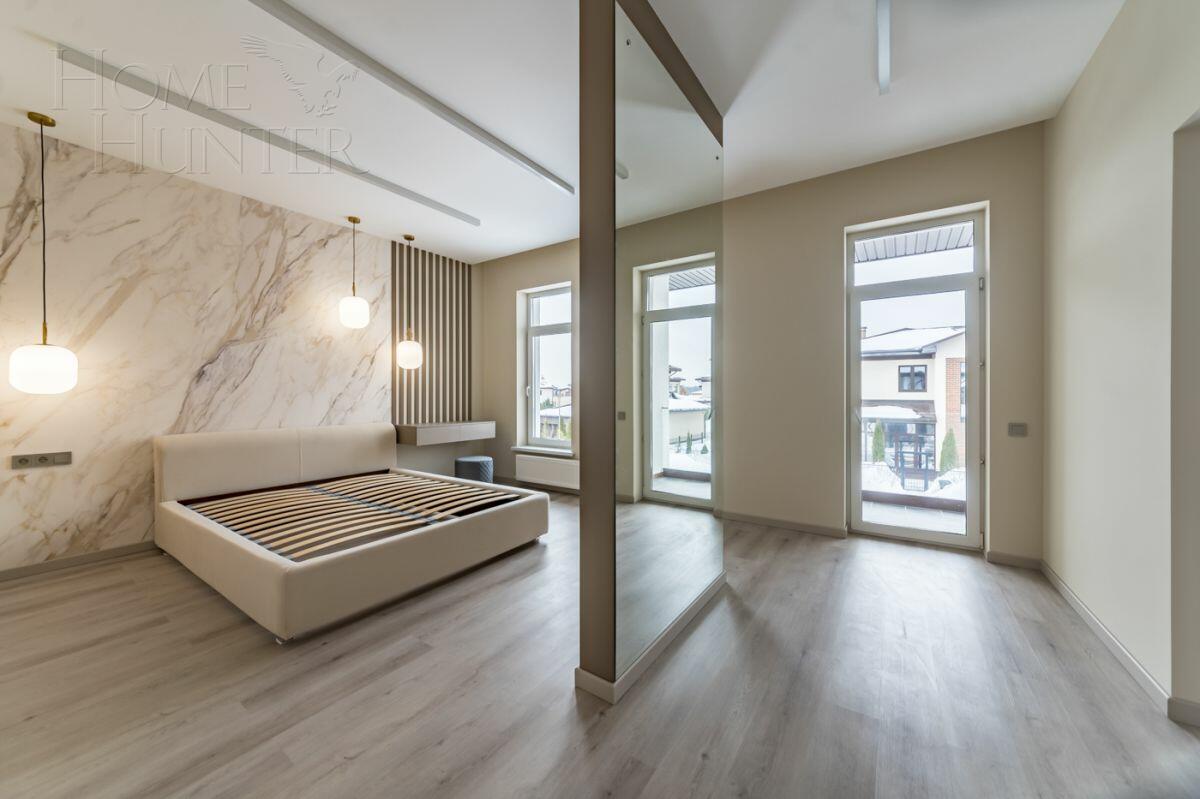 2-этажный коттедж 240 м² с отделкой