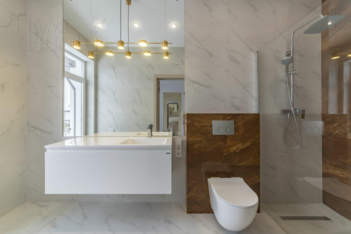 2-этажный коттедж 240 м² с отделкой