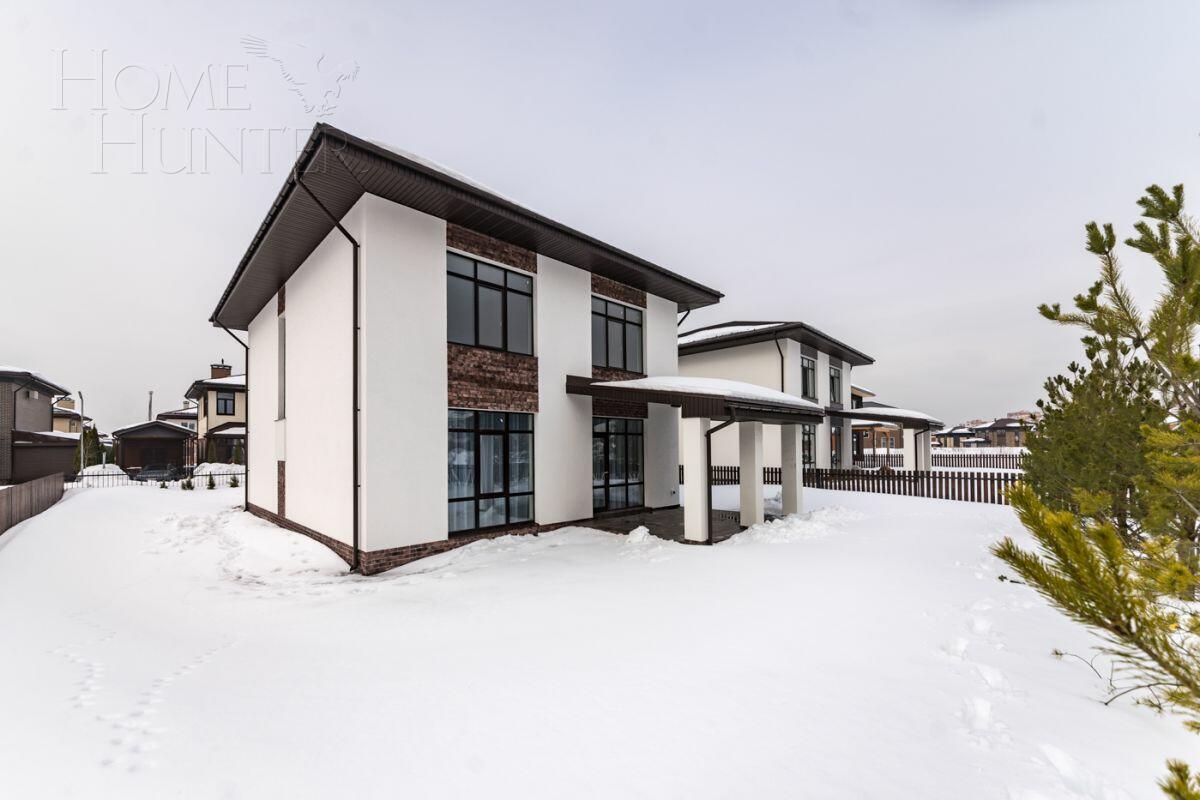 2-этажный коттедж 240 м² с отделкой