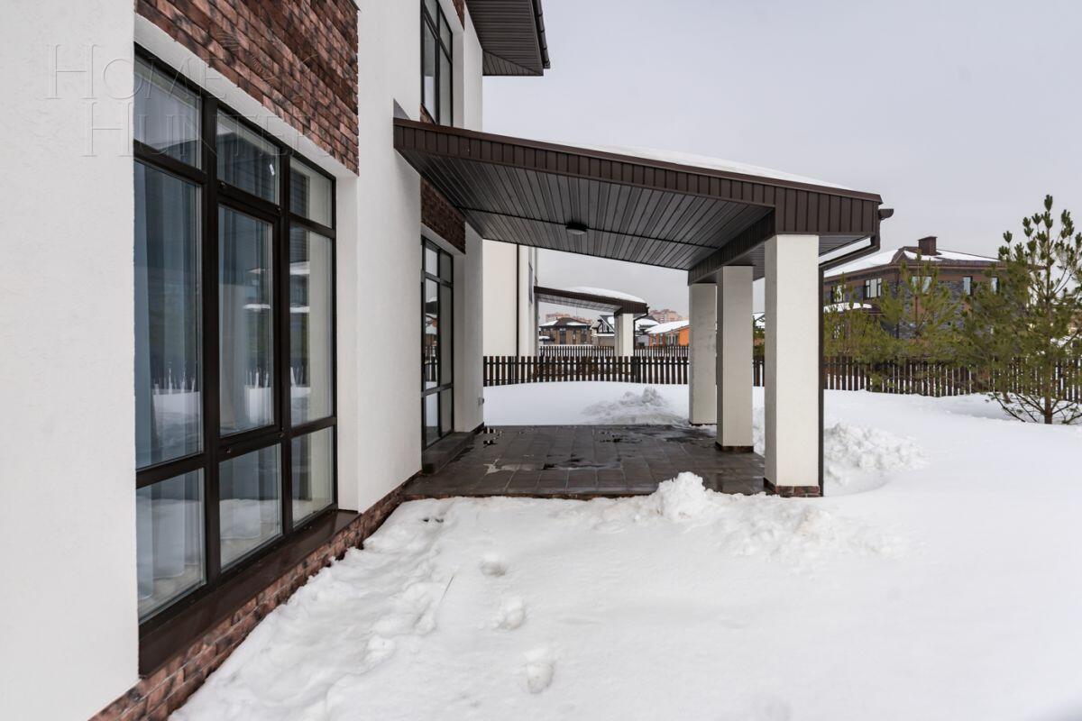 2-этажный коттедж 240 м² с отделкой