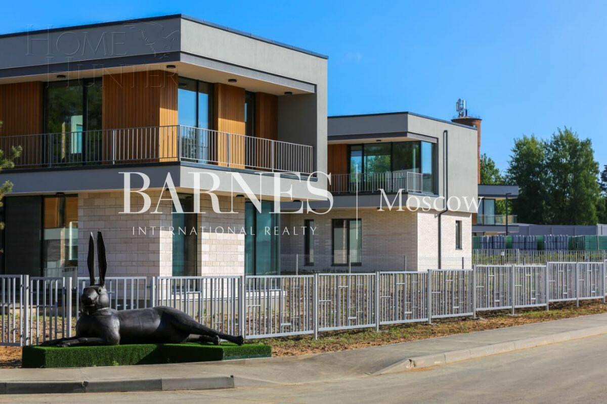 2-этажный коттедж 319 м² без отделки