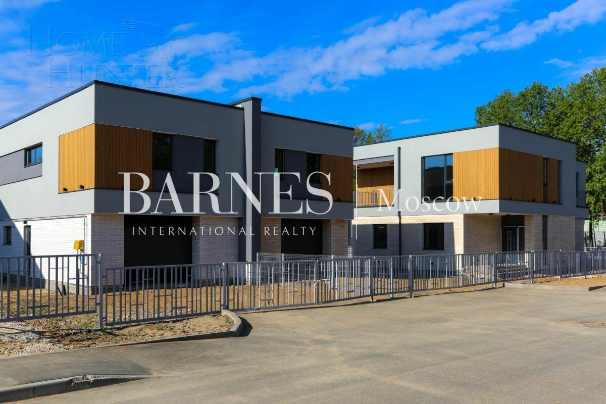 2-этажный коттедж 319 м² без отделки