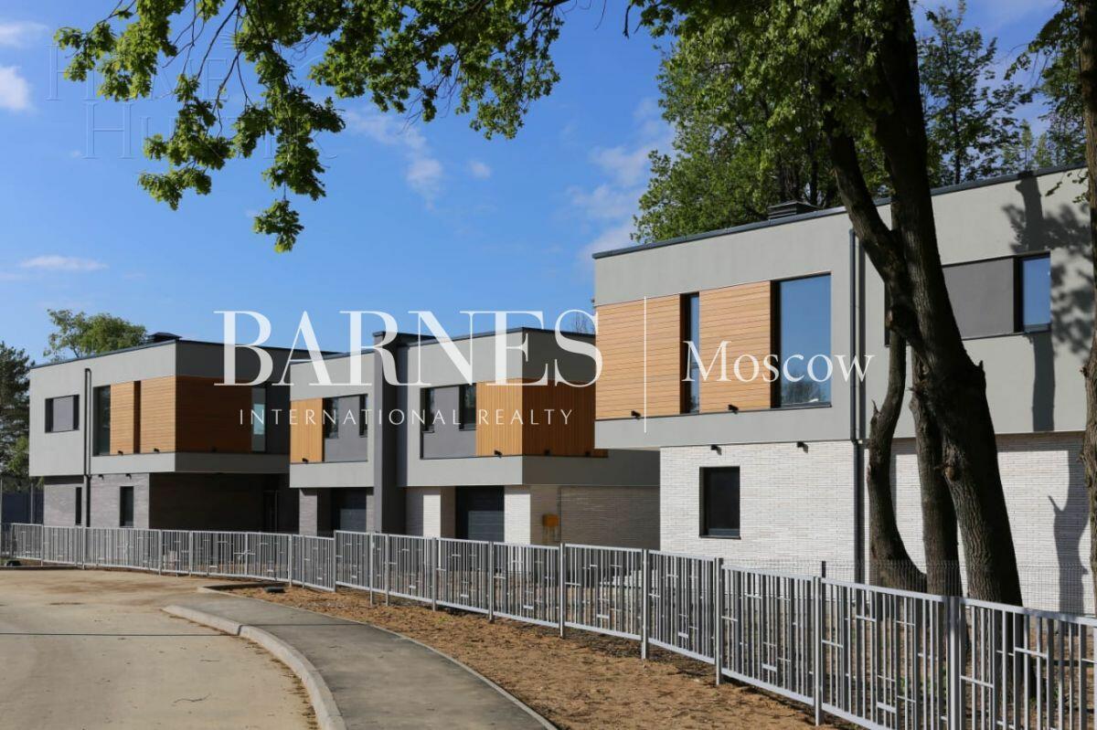 2-этажный коттедж 363 м² без отделки