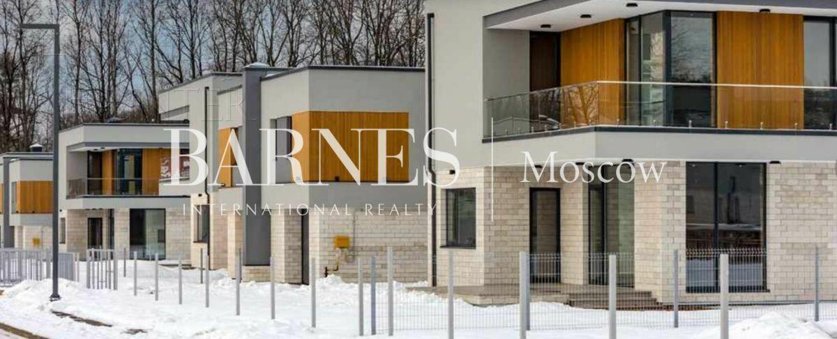 2-этажный коттедж 319 м² без отделки