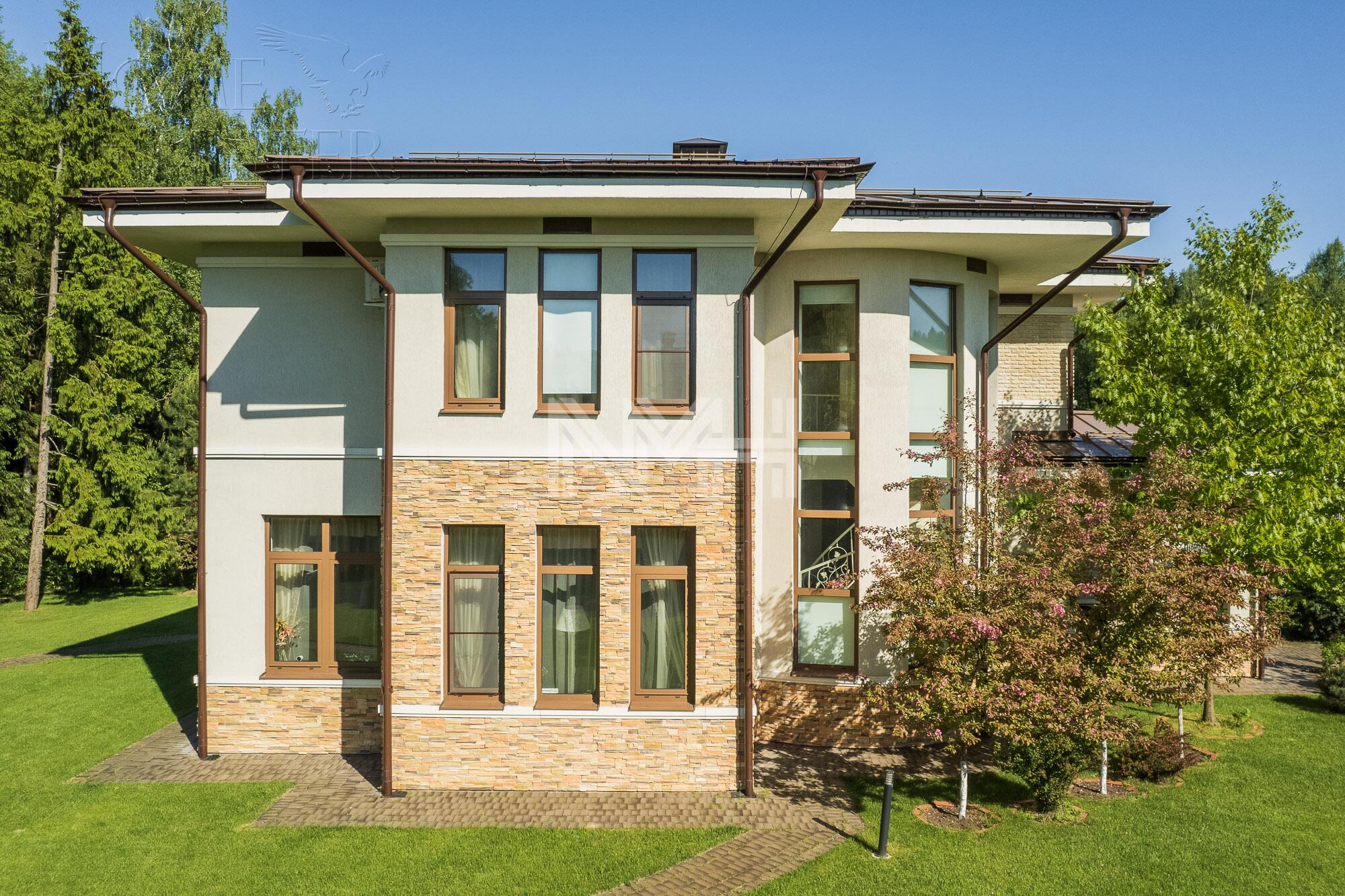 2-этажный коттедж 310 м² с отделкой