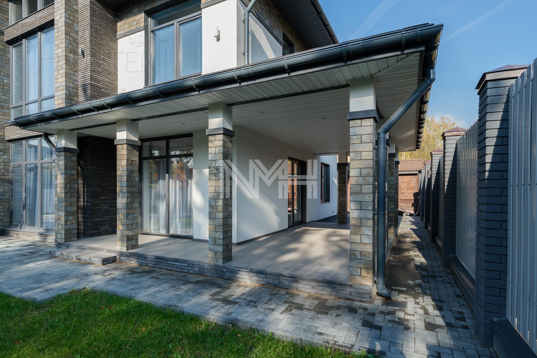 2-этажный коттедж 305 м² с отделкой