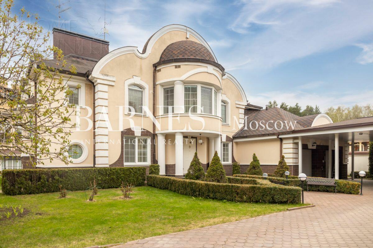 2-этажный коттедж 450 м² с отделкой