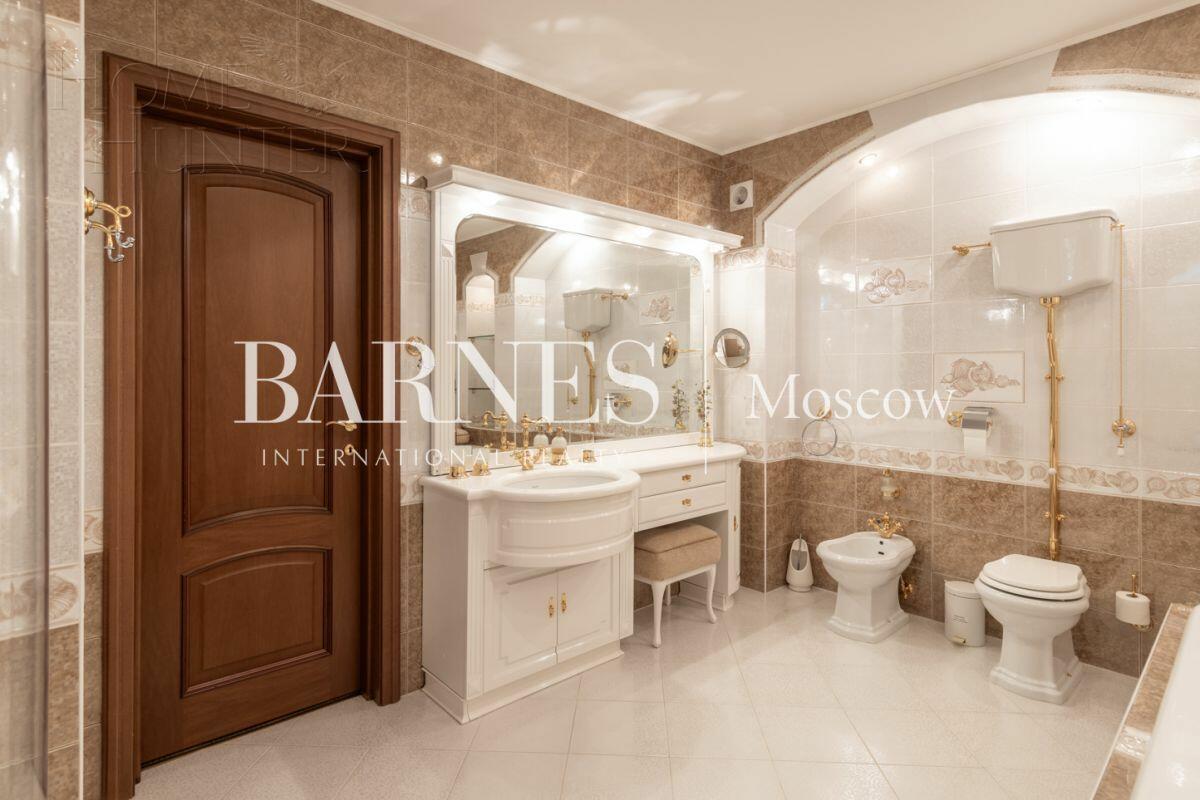 2-этажный коттедж 450 м² с отделкой