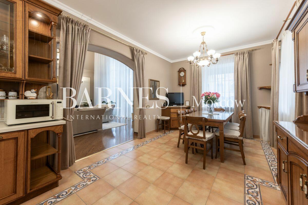 2-этажный коттедж 450 м² с отделкой