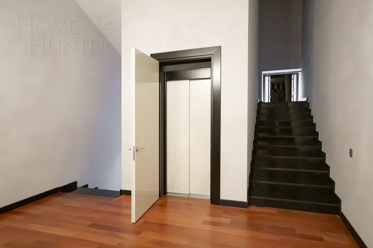 3-этажный коттедж 1 300 м² с отделкой