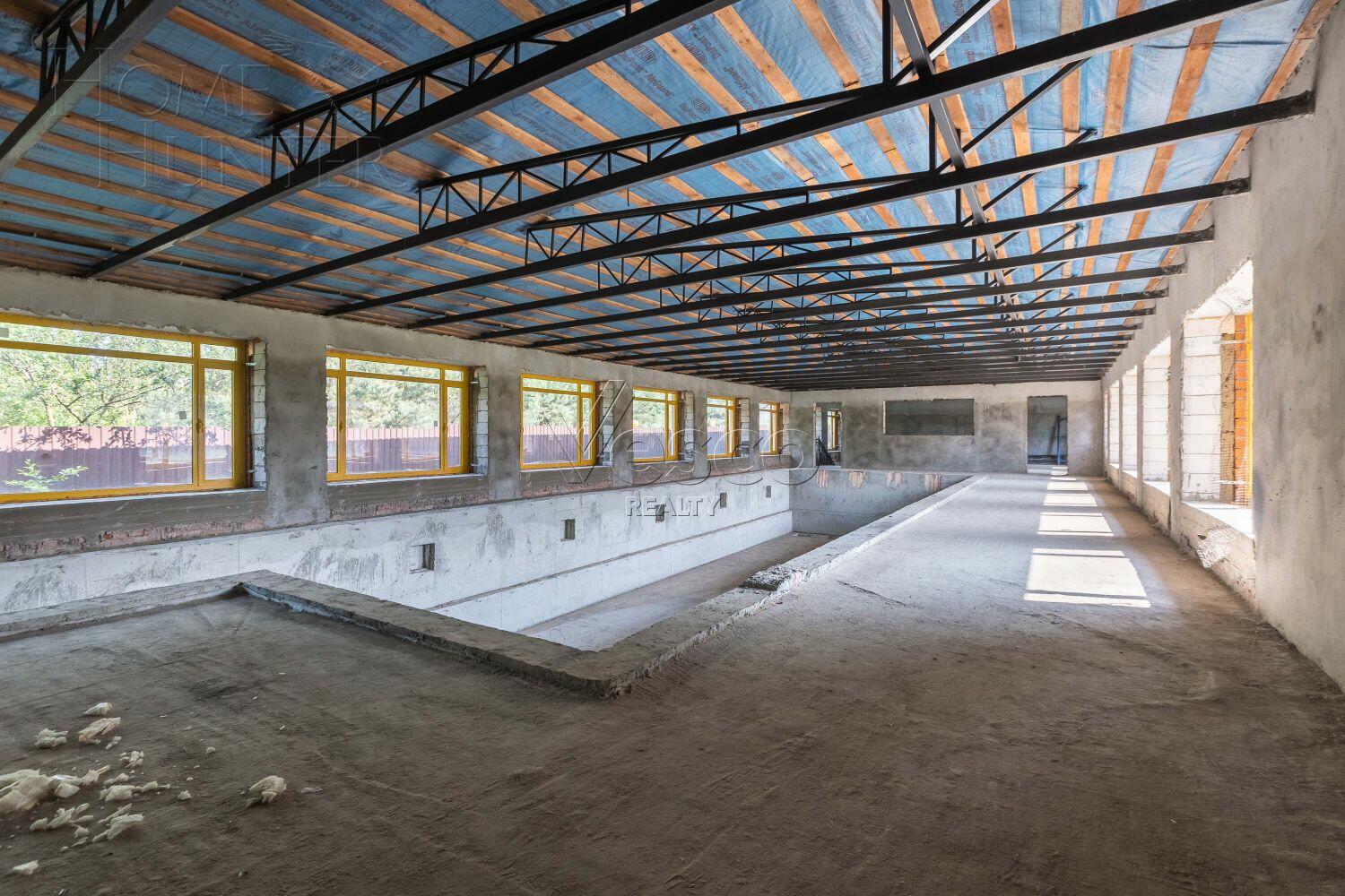 3-этажный коттедж 1 493 м² без отделки