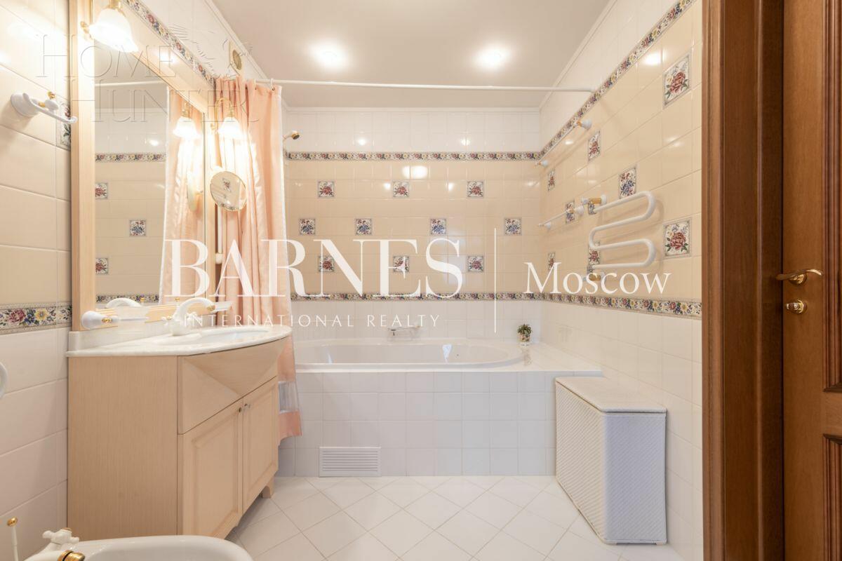 2-этажный коттедж 450 м² с отделкой