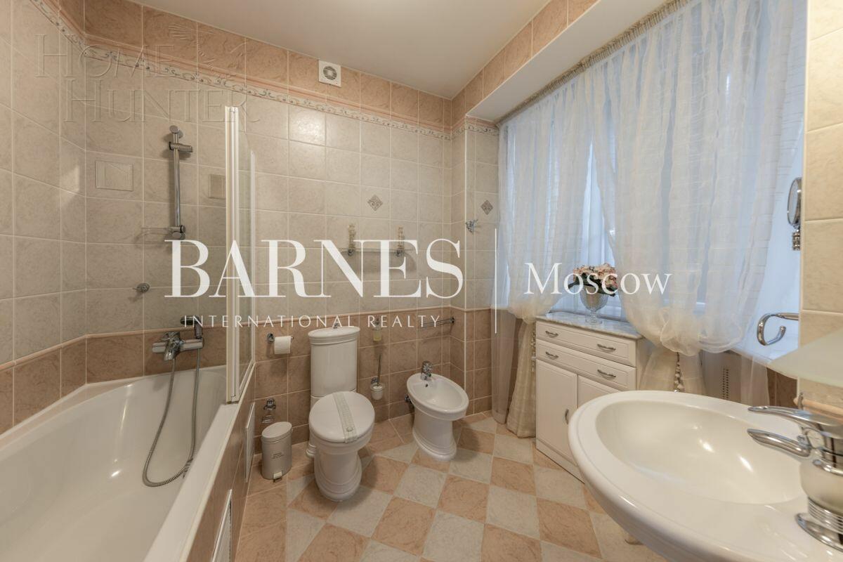 2-этажный коттедж 450 м² с отделкой