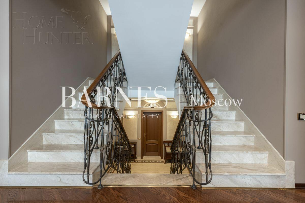 2-этажный коттедж 450 м² с отделкой