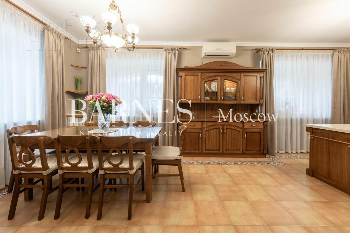 2-этажный коттедж 450 м² с отделкой