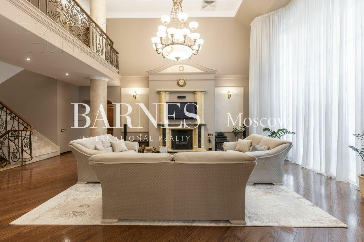 2-этажный коттедж 450 м² с отделкой